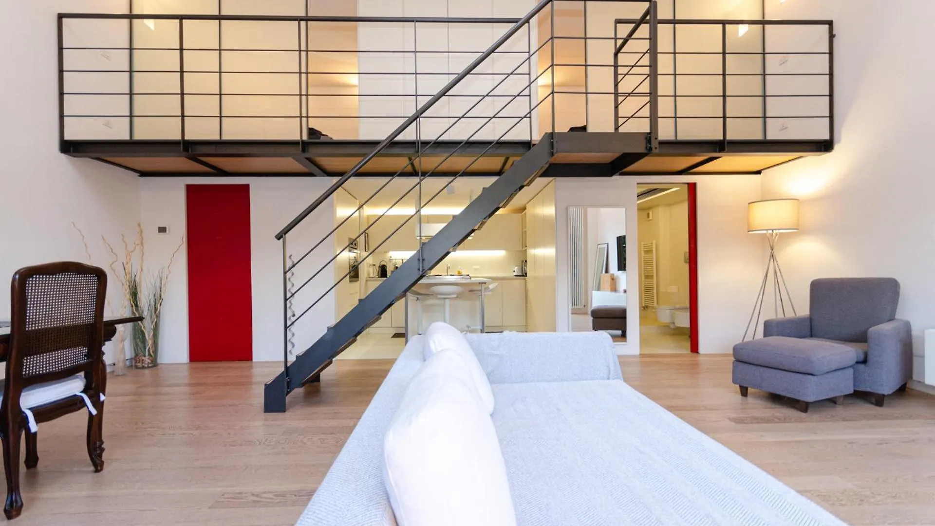Vivimihome Loft Su Due Livelli Con Terrazzo Milano Italia