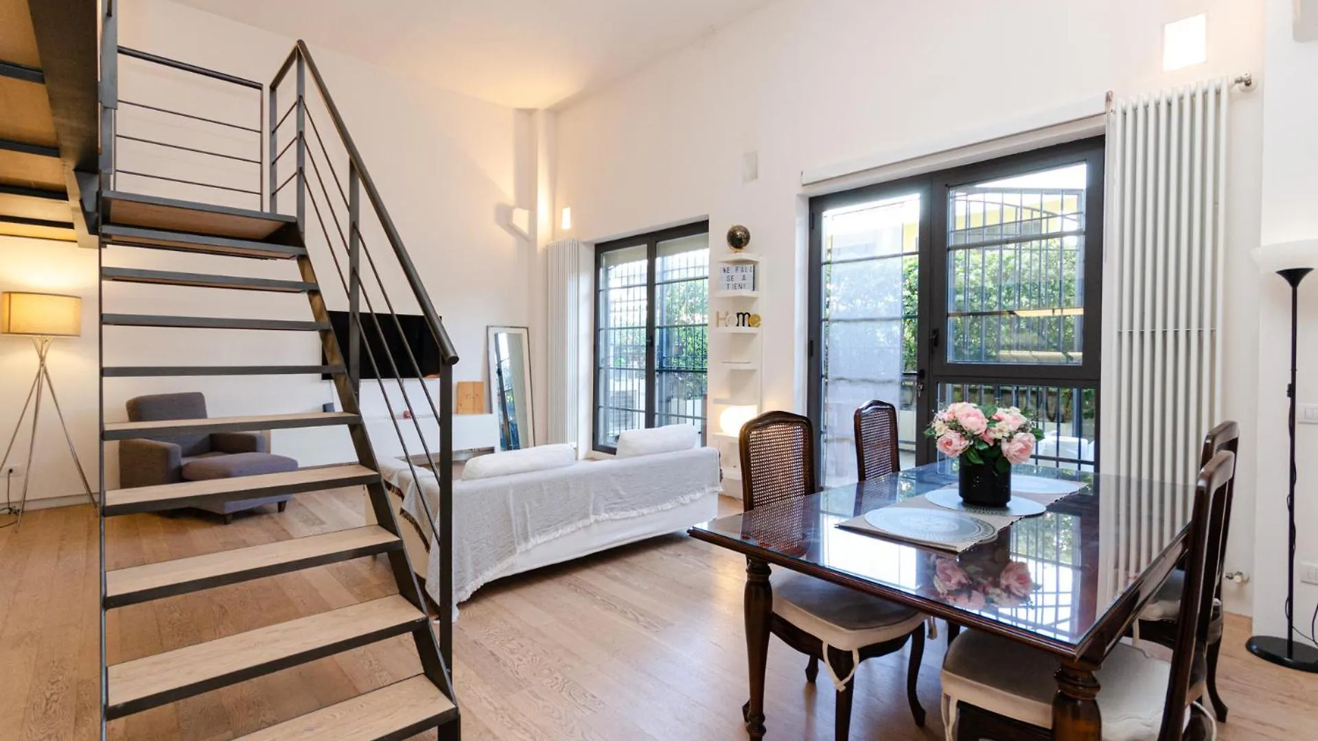 Апартаменты Vivimihome Loft Su Due Livelli Con Terrazzo Милан