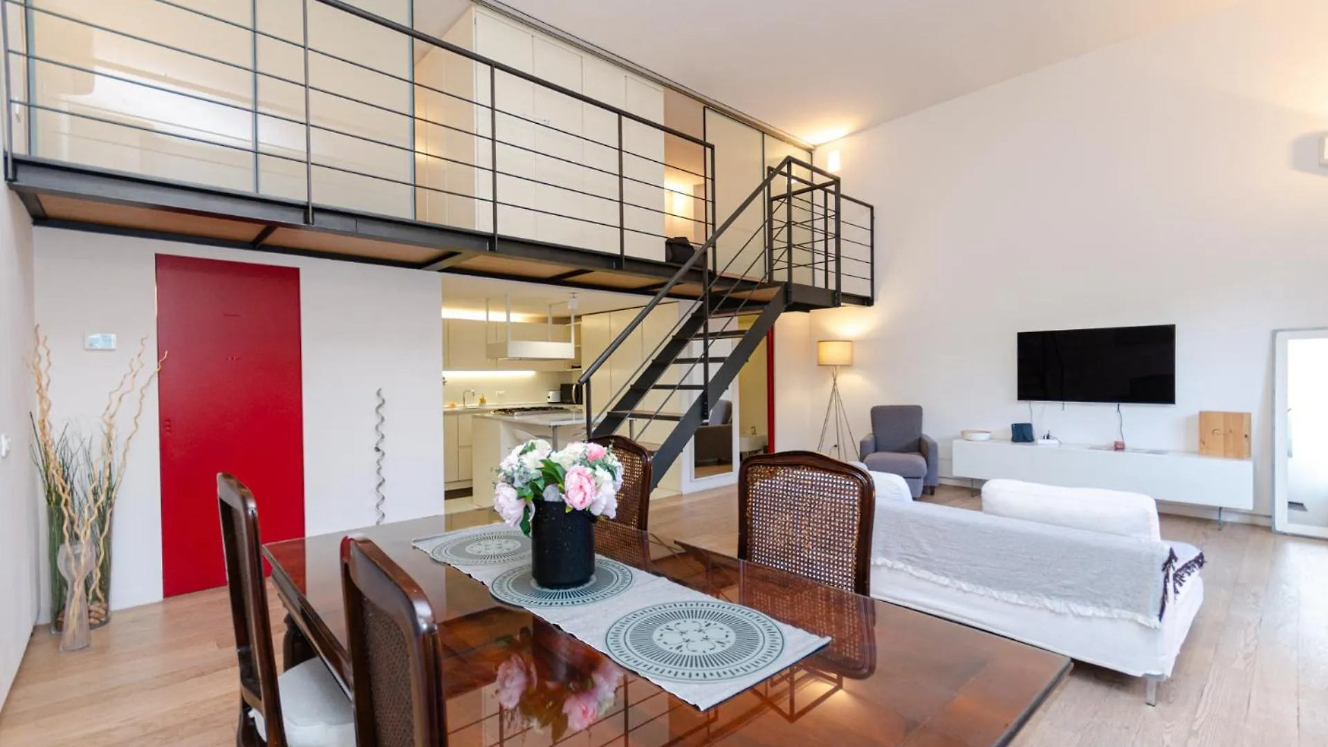 Апартаменты Vivimihome Loft Su Due Livelli Con Terrazzo Милан Италия