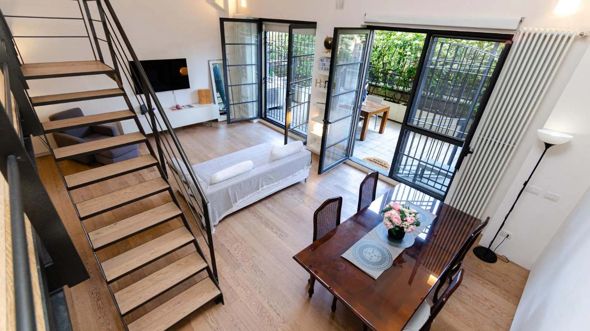 Vivimihome Loft Su Due Livelli Con Terrazzo Милан Апартаменты