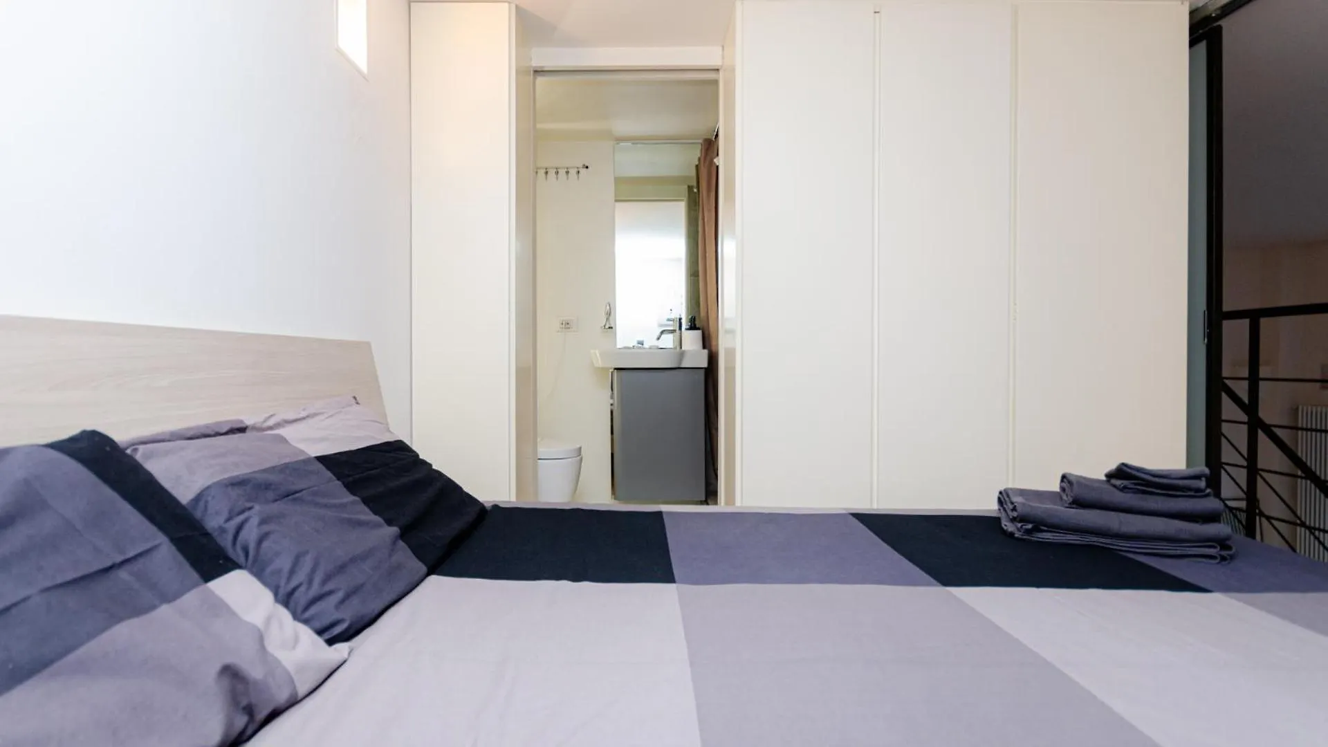 Vivimihome Loft Su Due Livelli Con Terrazzo Милан